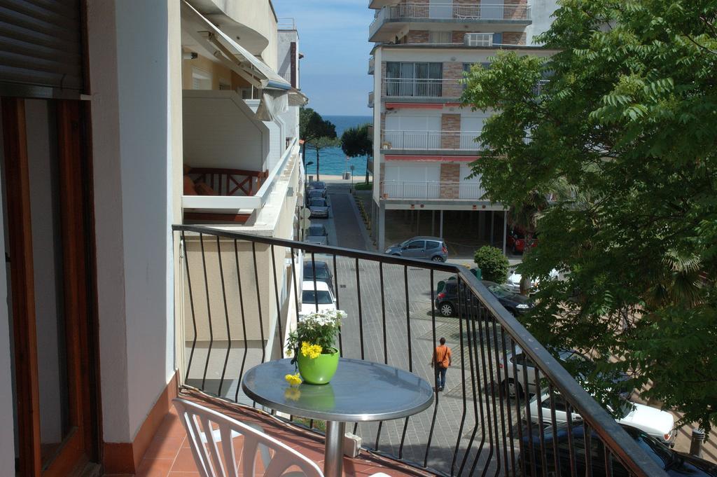 Hostal La Marina Platja d'Aro Ngoại thất bức ảnh