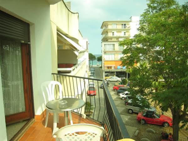 Hostal La Marina Platja d'Aro Ngoại thất bức ảnh